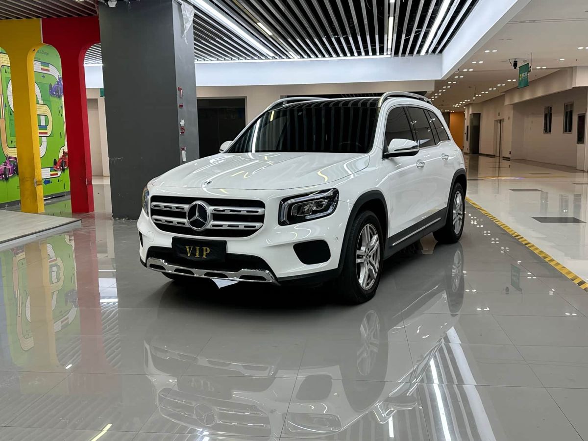 Mercedes-Benz GLB, 2022 г., белый, 50 000 км Mercedes-Benz 奔驰GLB, 2022 г., белый, 50 000 км