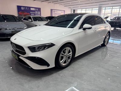 Mercedes-Benz A-Class, 2024 г., белый, 26 000 км Mercedes-Benz A级 2023 A 180 L
