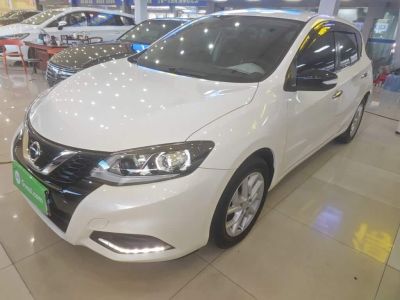 Nissan TIIDA, 2021 г., красный / фиолетовый, 51 000 км Nissan 骐达TIIDA, 2022 г., белый, 51 100 км