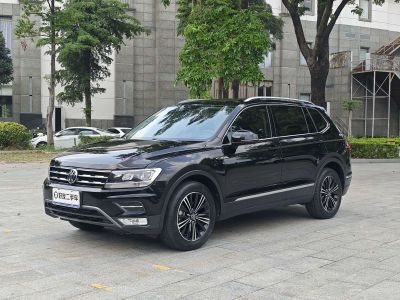 Volkswagen Tiguan L, 2021 г., чёрный, 31 900 км Volkswagen Tiguan L 2021 330TSI автомат одна ведущая ось комплектация «Умный комфорт»
