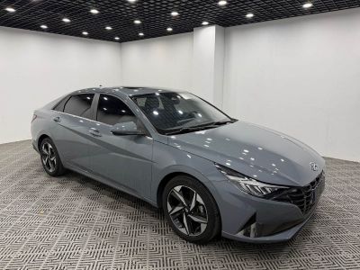 Hyundai Elantra, 2022 г., серебристый / серый, 50 000 км Hyundai Elantra, 2022 г., серебристый / серый, 33 200 км