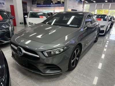 Mercedes-Benz A-Class, 2023 г., красный / фиолетовый, 20 600 км Mercedes-Benz A-Class, 2023 г., серебристый / серый, 25 400 км