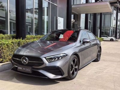 Mercedes-Benz A-Class, 2023 г., красный / фиолетовый, 20 600 км Mercedes-Benz A-Class, 2023 г., серебристый / серый, 79 000 км