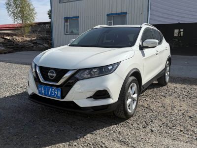 Nissan Qashqai, 2022 г., шампань / коричневый, 34 200 км Nissan 逍客, 2023 г., белый, 21 000 км