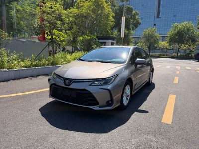Toyota Corolla, 2021 г., белый, 19 000 км Toyota Corolla, 2021 г., серебристый / серый, 52 000 км