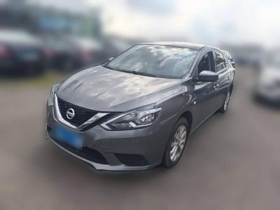Nissan Sylphy, 2023 г., белый, 71 400 км Nissan Sylphy, 2023 г., серебристый / серый, 53 900 км