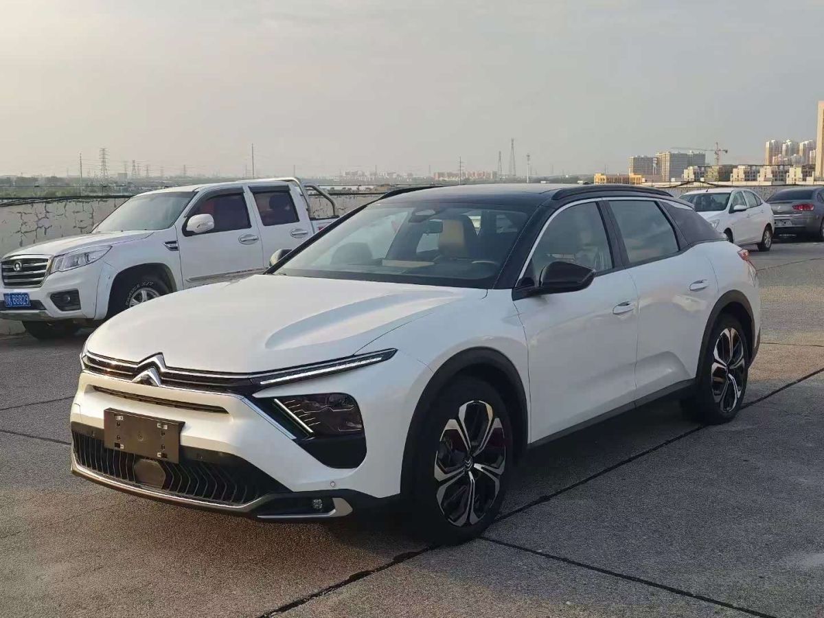 Citroen 凡尔赛C5 X, 2021 г., белый, 57 000 км Citroen 凡尔赛C5 X, 2021 г., белый, 57 000 км