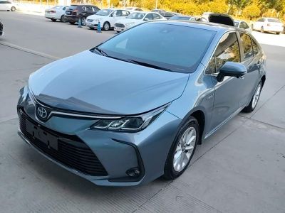 Toyota Corolla, 2023 г., серебристый / серый, 40 000 км Toyota Corolla, 2023 г., синий, 76 400 км
