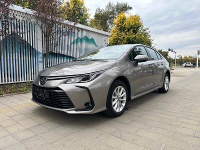 Toyota Corolla, 2023 г., белый, 31 000 км Toyota Corolla, 2023 г., серебристый / серый, 25 000 км