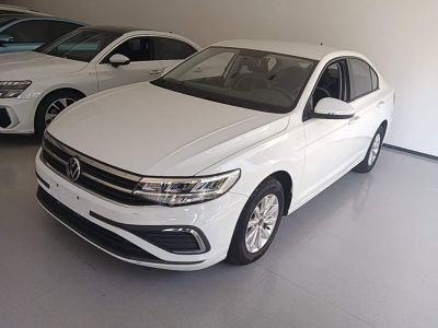 Volkswagen Bora, 2024 г., белый, 42 000 км Volkswagen Bora 2024 200TSI DSG Чансин версия