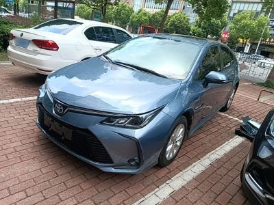 Toyota Corolla, 2022 г., белый, 48 000 км Toyota Corolla, 2022 г., синий, 70 400 км