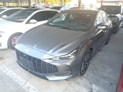 MG 5, 2025 г., белый, 5 600 км MG 5, 2026 г., серебристый / серый, 100 км