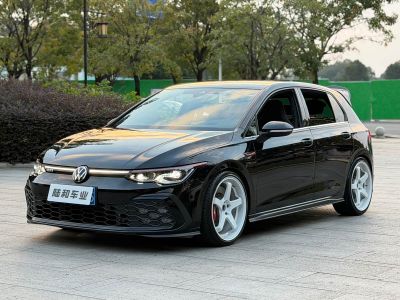 Volkswagen Golf GTI, 2023 г., серебристый / серый, 8 800 км Volkswagen Golf GTI 2021 обновлённая версия 380TSI DSG GTI