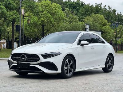 Mercedes-Benz A-Class, 2024 г., белый, 26 000 км Mercedes-Benz A级 2024 A 200 L комплектация «Стиль»
