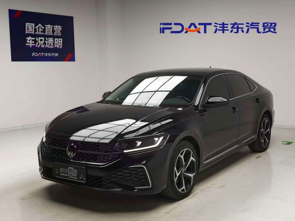 Volkswagen Passat, 2023 г., чёрный, 34 200 км Volkswagen Passat 2024 380TSI исполнение «Звёздное небо» комплектация «Элита»