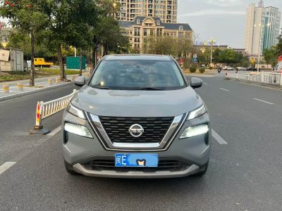 Nissan X-Trail, 2021 г., серебристый / серый, 39 000 км Nissan X-Trail, 2021 г., серебристый / серый, 80 000 км