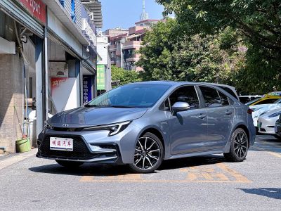 Toyota Levin, 2023 г., белый, 33 000 км Toyota Levin, 2023 г., серебристый / серый, 34 700 км