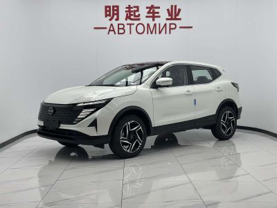 Nissan Qashqai, 2024 г., синий, 6 000 км Nissan 逍客, 2025 г., белый, 1 000 км