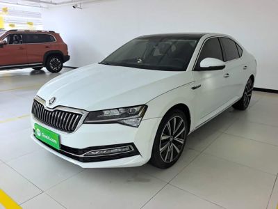 Skoda Superb, 2024 г., белый, 37 000 км Skoda 速派, 2024 г., белый, 43 700 км