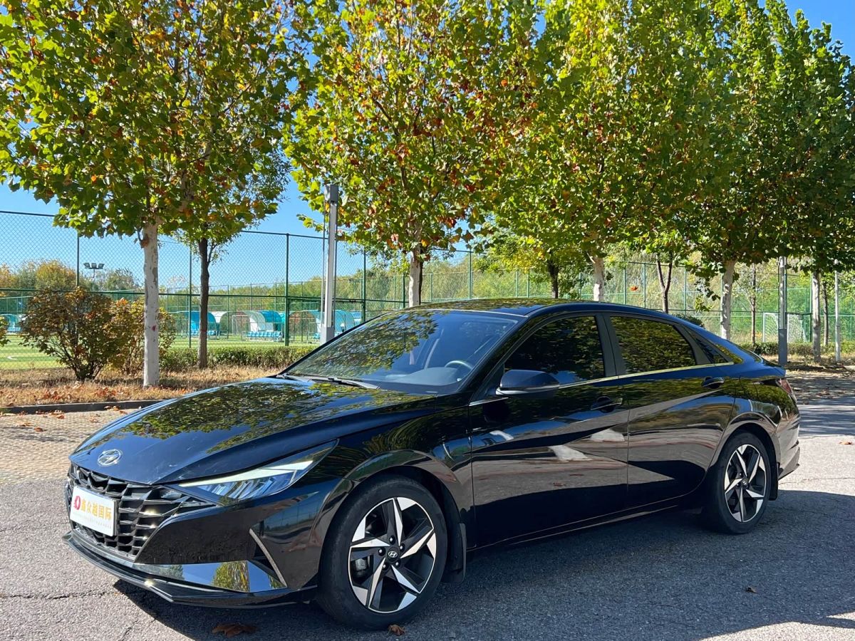 Hyundai Elantra, 2023 г., чёрный, 43 000 км Hyundai Elantra, 2023 г., чёрный, 43 000 км