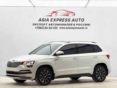 Skoda Karoq, 2022 г., шампань / коричневый, 34 000 км Skoda 柯珞克, 2023 г., белый, 25 000 км