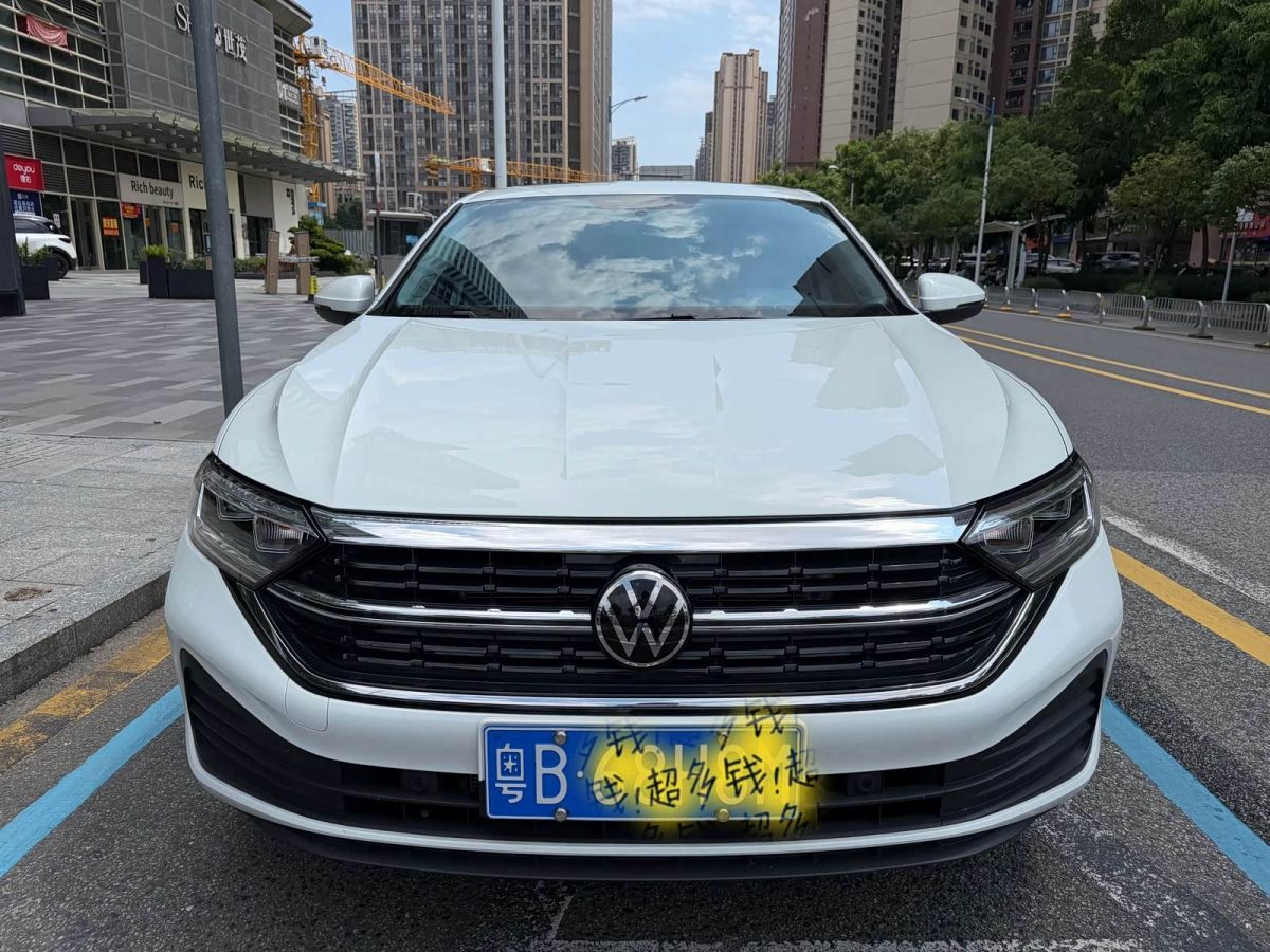 Volkswagen Sagitar, 2026 г., белый, 5 000 км Volkswagen Sagitar 2026 обновлённая версия 3000 × десять тысяч автомобилей, специальная серия 300TSI DSG комплектация «Чаоюэ»