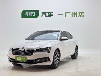 Skoda Octavia, 2023 г., белый, 34 200 км Skoda 速派, 2023 г., белый, 25 000 км