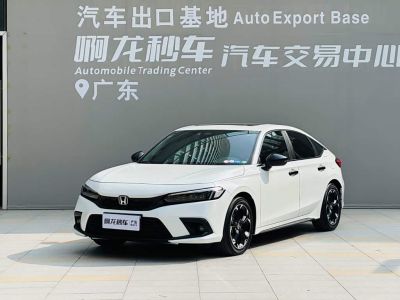Honda Civic, 2023 г., чёрный, 55 000 км Honda Civic, 2024 г., белый, 47 800 км