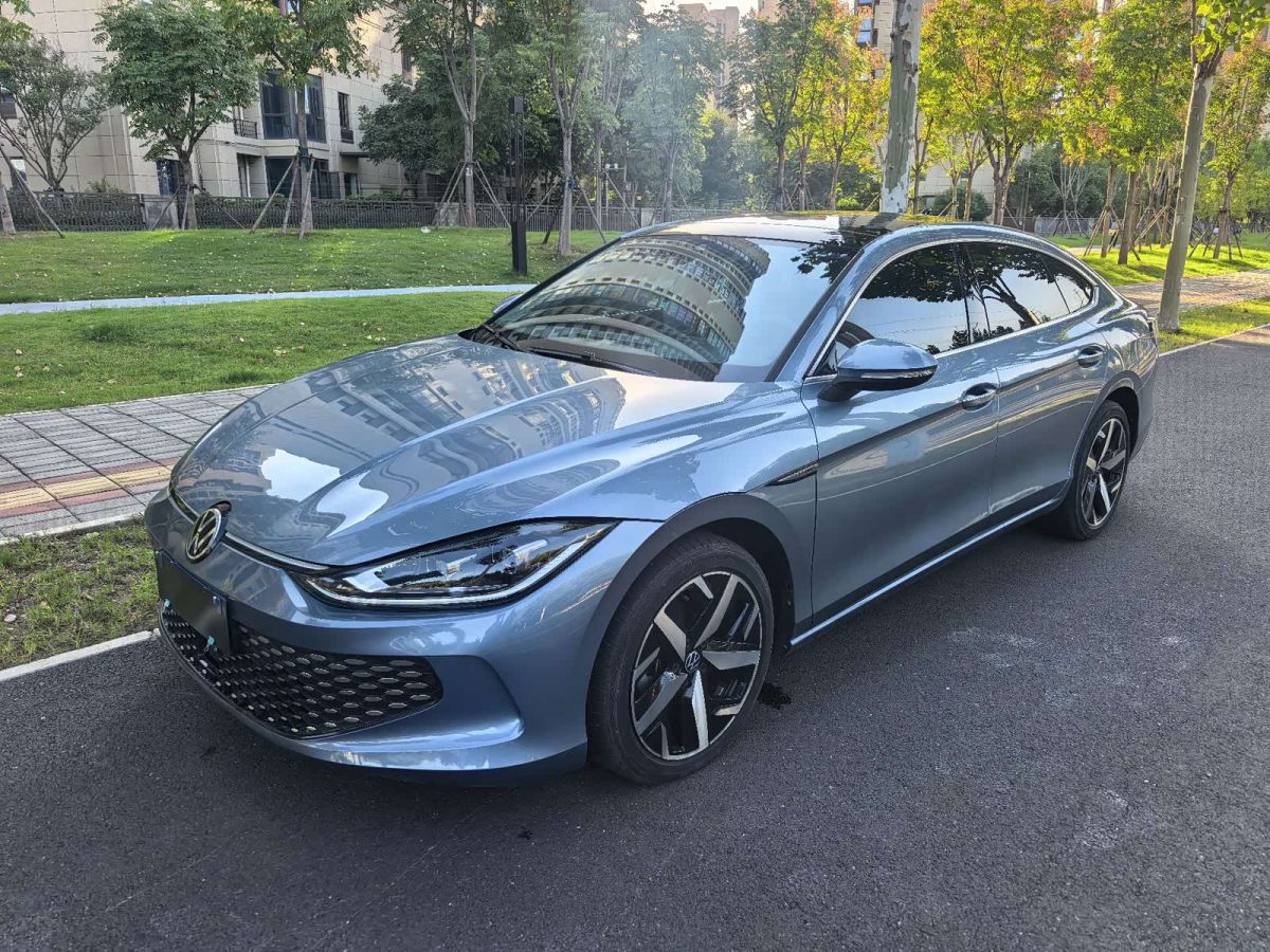 Volkswagen Lamando, 2023 г., серебристый / серый, 38 000 км Volkswagen Lamando 2023 Lamando L 280TSI DSG комплектация «Кула»