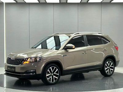 Skoda Kamiq, 2023 г., синий, 22 700 км Skoda 柯米克, 2023 г., шампань / коричневый, 39 000 км