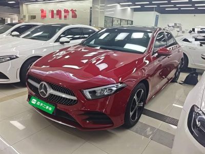 Mercedes-Benz A-Class, 2023 г., красный / фиолетовый, 20 600 км Mercedes-Benz A-Class, 2023 г., красный / фиолетовый, 53 800 км