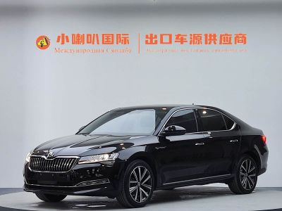 Skoda Superb, 2024 г., белый, 37 000 км Skoda 速派, 2024 г., чёрный, 2 300 км