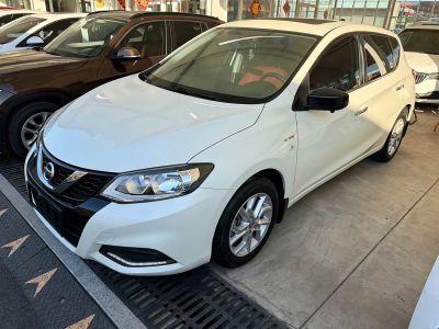 Nissan TIIDA, 2023 г., зелёный, 22 000 км Nissan 骐达TIIDA, 2024 г., белый, 20 000 км