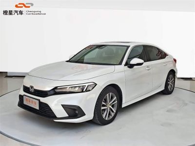 Honda Civic, 2023 г., чёрный, 55 000 км Honda Civic, 2024 г., белый, 49 700 км