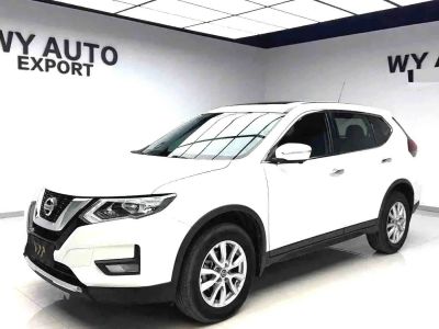 Nissan X-Trail, 2021 г., серебристый / серый, 39 000 км Nissan X-Trail, 2022 г., белый, 49 000 км