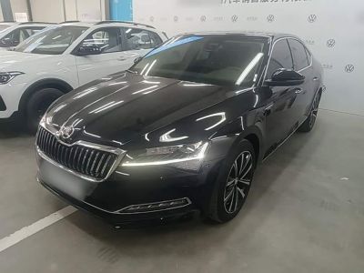 Skoda Superb, 2024 г., белый, 37 000 км Skoda 速派, 2024 г., чёрный, 14 100 км