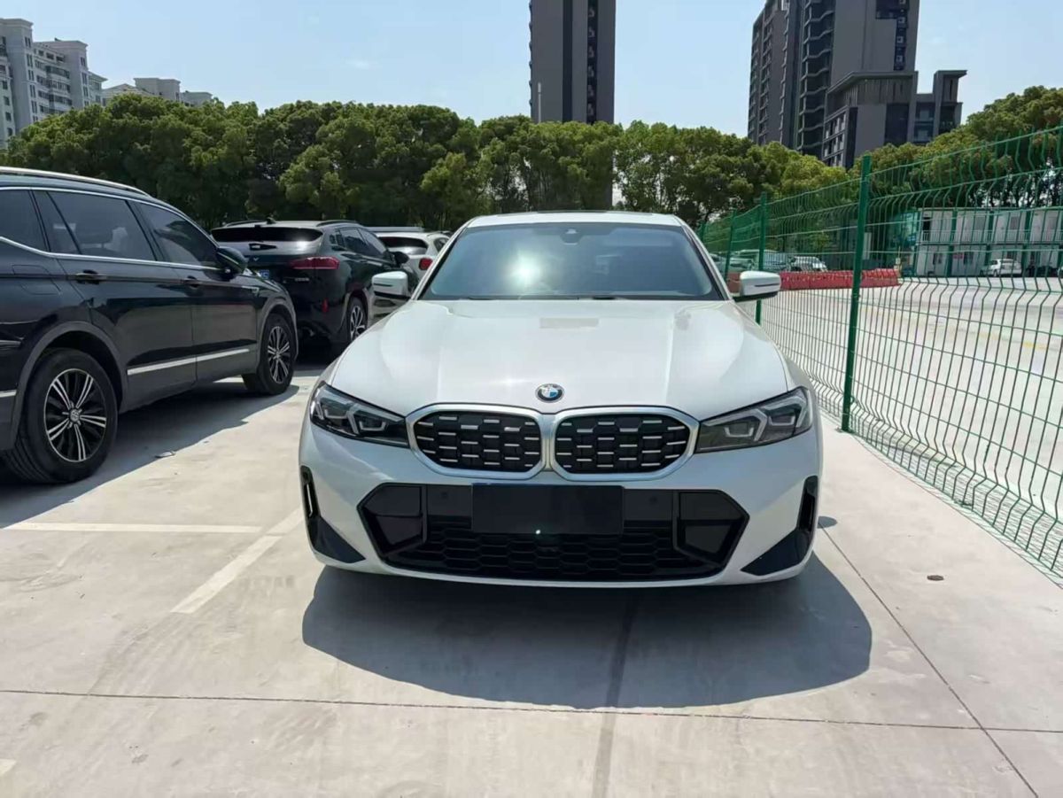 BMW 3 серия, 2023 г., белый, 30 000 км BMW 3 серия 2023 325Li пакет M Sport