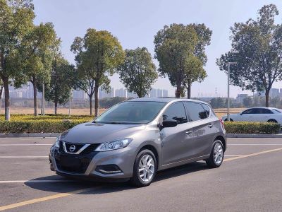 Nissan TIIDA, 2021 г., красный / фиолетовый, 51 000 км Nissan 骐达TIIDA, 2021 г., серебристый / серый, 72 000 км