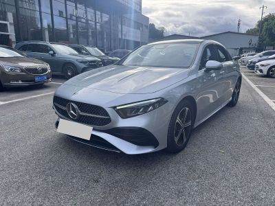 Mercedes-Benz A-Class, 2023 г., красный / фиолетовый, 20 600 км Mercedes-Benz A-Class, 2023 г., серебристый / серый, 27 600 км
