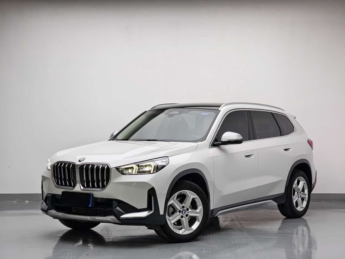 BMW X1, 2023 г., белый, 27 000 км BMW X1 2023 sDrive20Li X设计套装