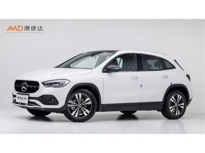 Mercedes-Benz GLA, 2021 г., красный / фиолетовый, 65 000 км Mercedes-Benz 奔驰GLA, 2022 г., белый, 29 000 км