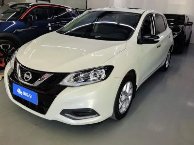 Nissan Sylphy, 2026 г., серебристый / серый, 9 800 км Nissan 骐达TIIDA, 2021 г., белый, 62 600 км