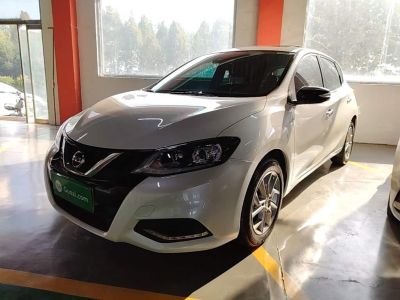 Nissan TIIDA, 2023 г., зелёный, 22 000 км Nissan 骐达TIIDA, 2024 г., белый, 51 000 км