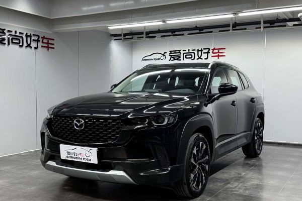 Mazda CX-30, 2023 г., синий, 13 300 км Mazda 马自达CX-50行也, 2026 г., чёрный, 13 600 км