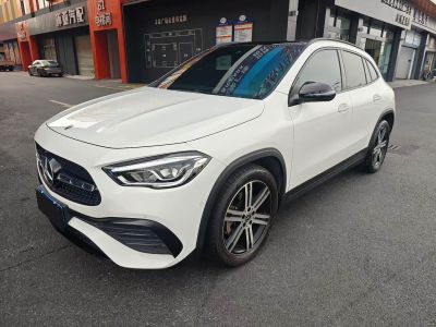 Mercedes-Benz GLA, 2021 г., красный / фиолетовый, 65 000 км Mercedes-Benz 奔驰GLA, 2022 г., белый, 23 000 км