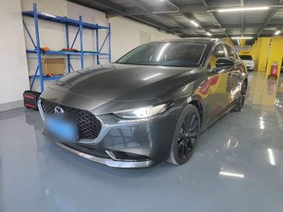 Mazda 3 Axela, 2025 г., белый, 15 600 км Mazda 马自达3 昂克赛拉, 2025 г., серебристый / серый, 13 800 км