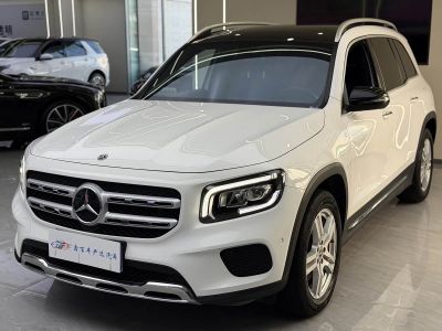 Mercedes-Benz GLB, 2021 г., чёрный, 64 000 км Mercedes-Benz 奔驰GLB, 2022 г., белый, 40 000 км