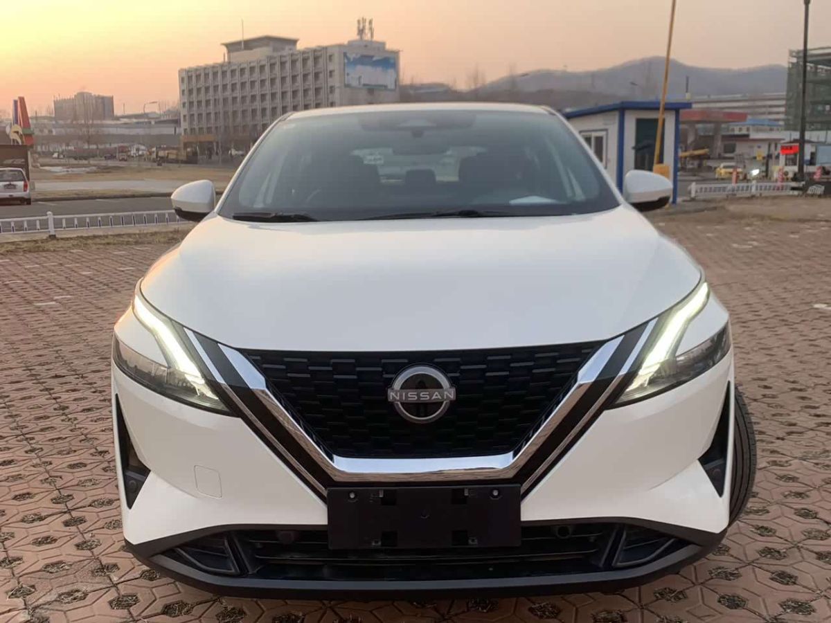 Nissan 逍客, 2023 г., белый, 13 000 км Nissan 逍客, 2023 г., белый, 13 000 км