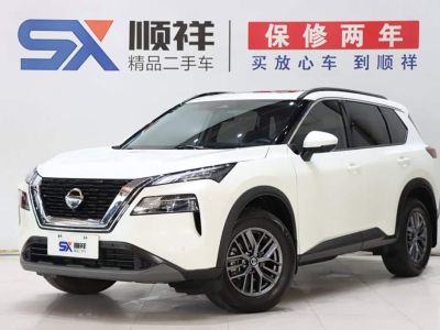 Nissan X-Trail, 2021 г., серебристый / серый, 39 000 км Nissan X-Trail, 2022 г., белый, 35 000 км