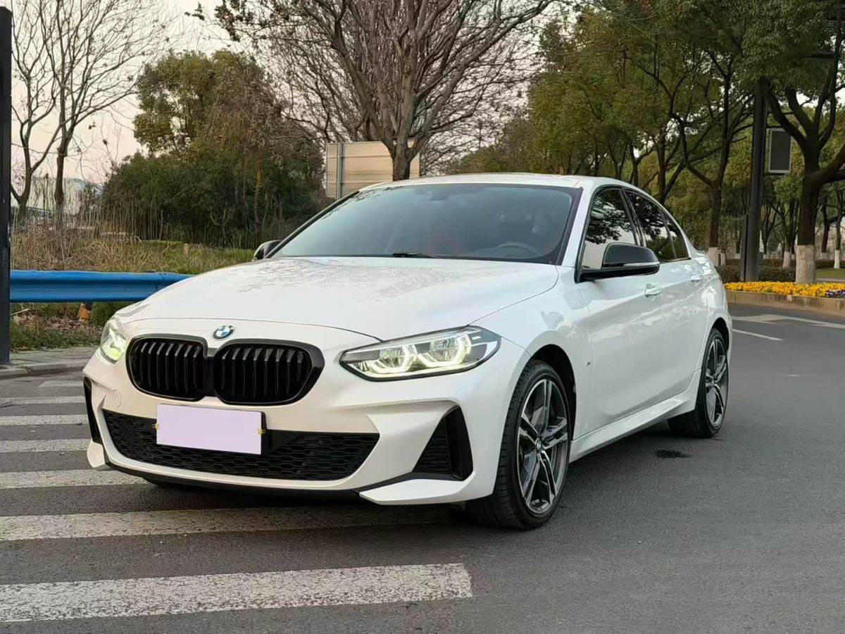 BMW 1 серия, 2021 г., белый, 59 000 км BMW 1 серия 2021 обновлённая версия 125i пакет M Sport, исполнение «Ночь»